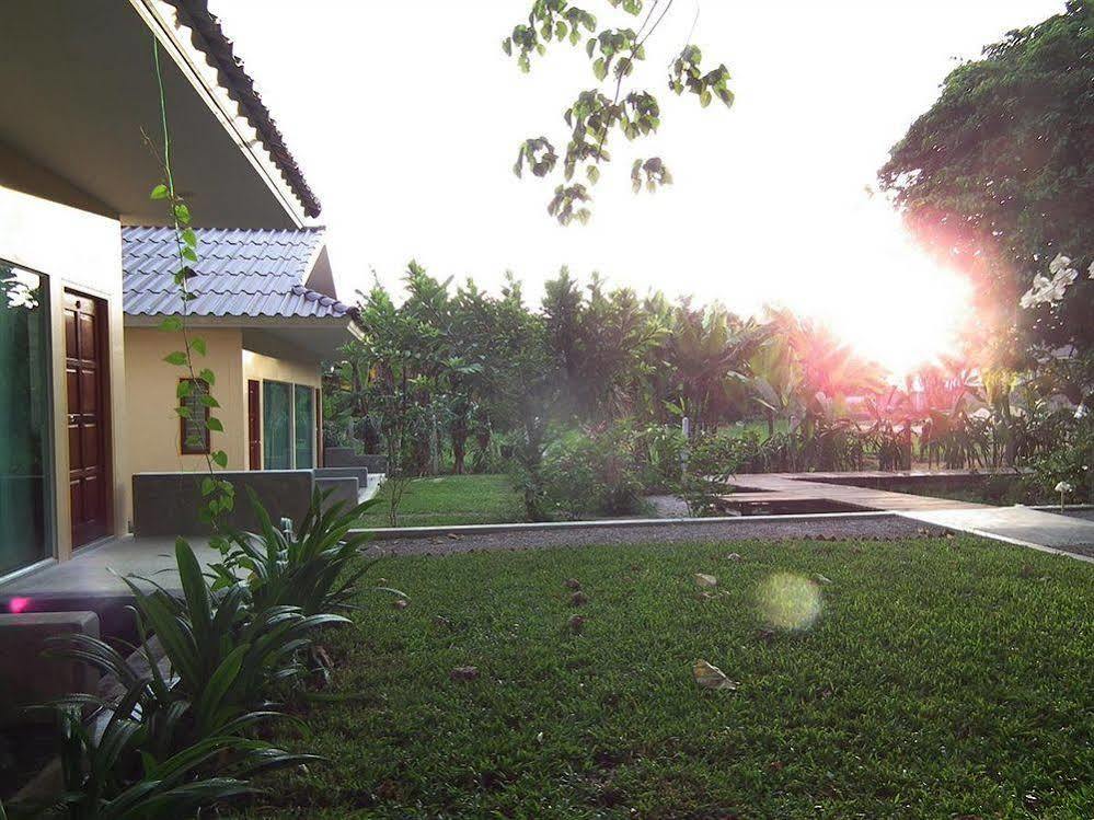 Villa De Mama Rawai Exterior foto